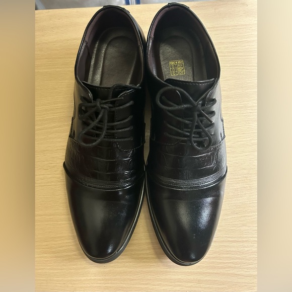 FAUX Leather shoes with crocodile style texture size 43 - Picture 2 of 7